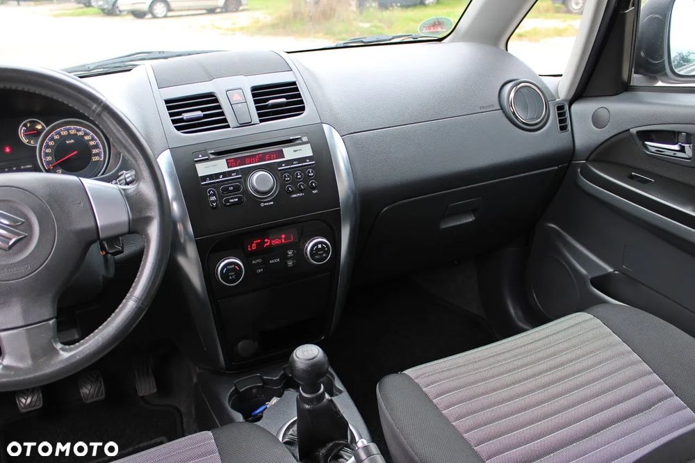 Suzuki SX4 1.6 VVT 4x2 City - 17