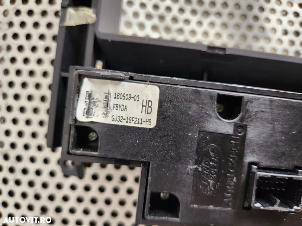 Rama Navigatie Butoane Consola Range Rover Evoque Cod GJ32-19F211-HB An 2011-2012-2013-2014-2015-2016-2018-2019-2020 Original - Dezmembrari Arad - 6