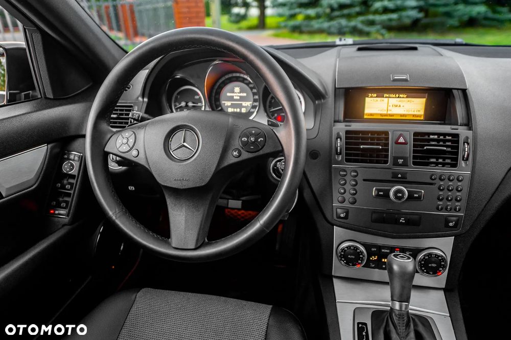Mercedes-Benz Klasa C 200 7G-TRONIC Avantgarde Edition - 27