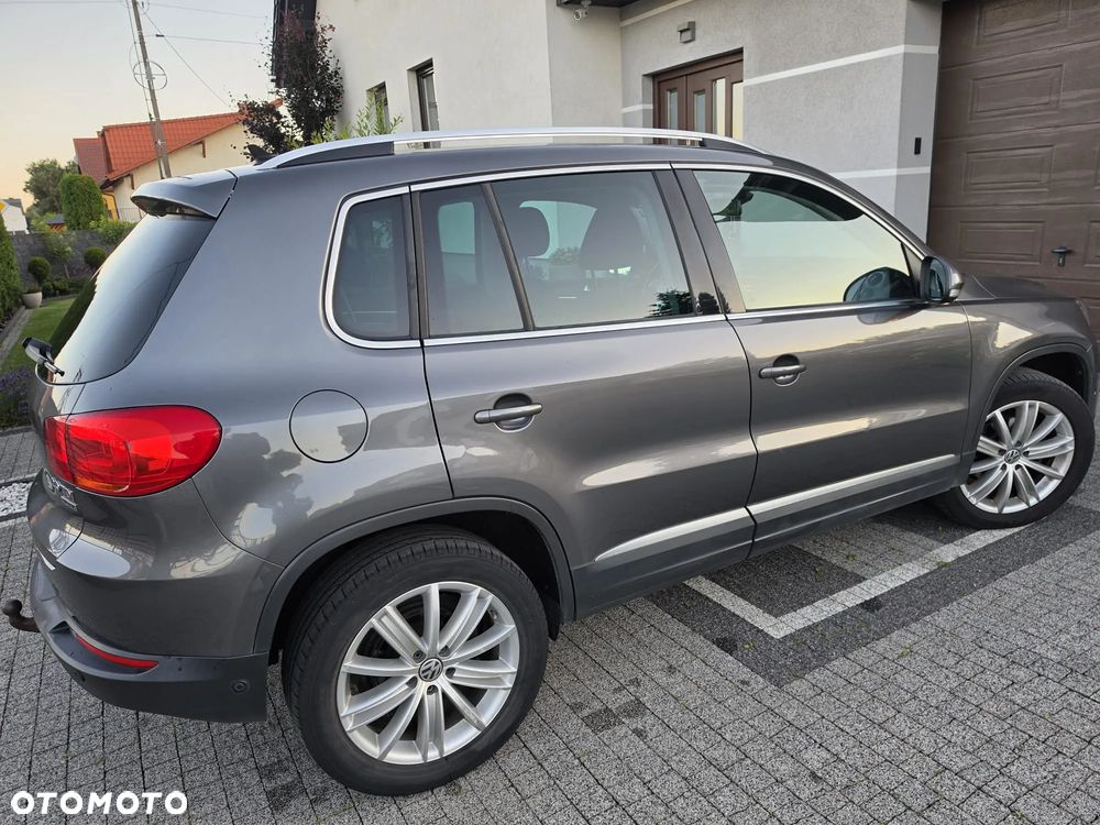 Volkswagen Tiguan 2.0 TDI DPF 4Motion BlueMotion Technology DSG Lounge Sport & Style - 6