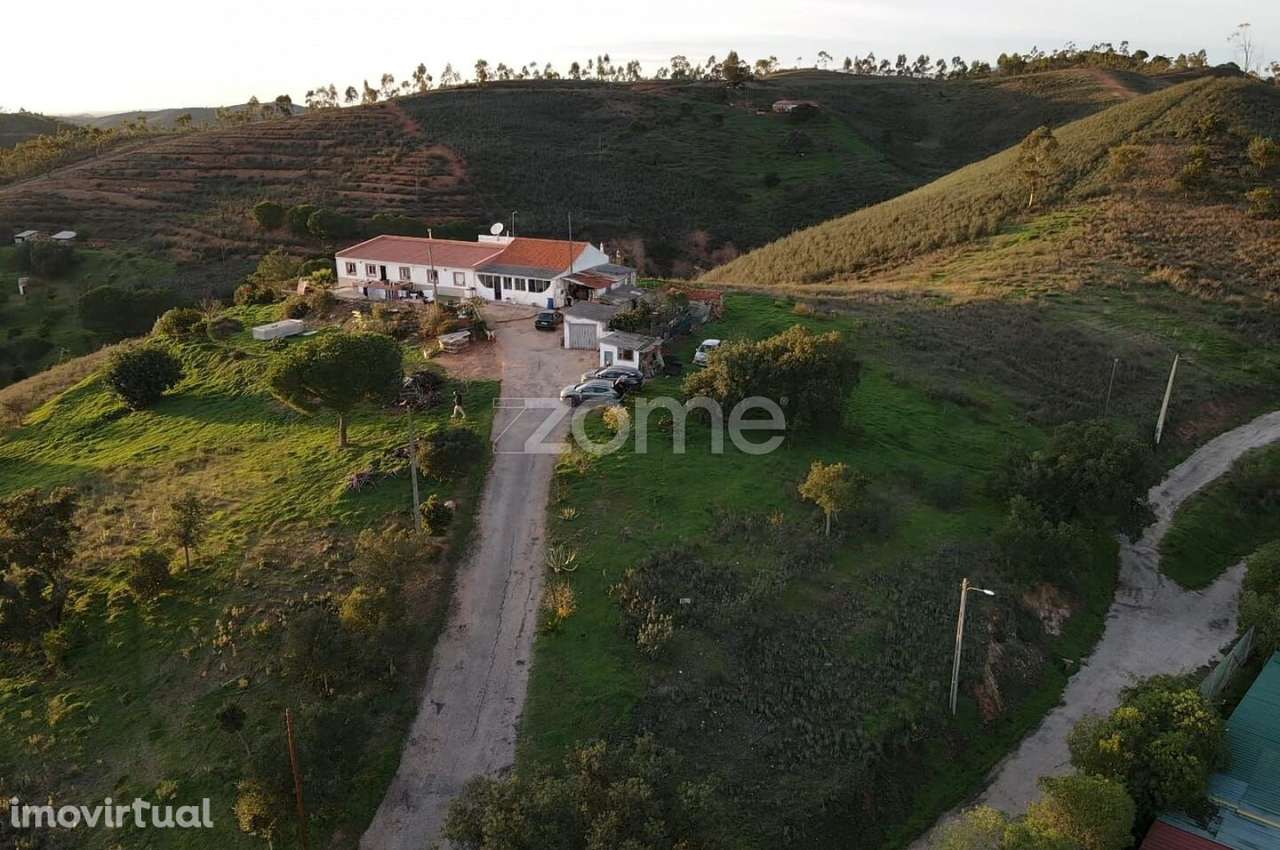 Moradia V3 + Terreno e Garagem em Caniné, Silves - Grande imagem: 2/51