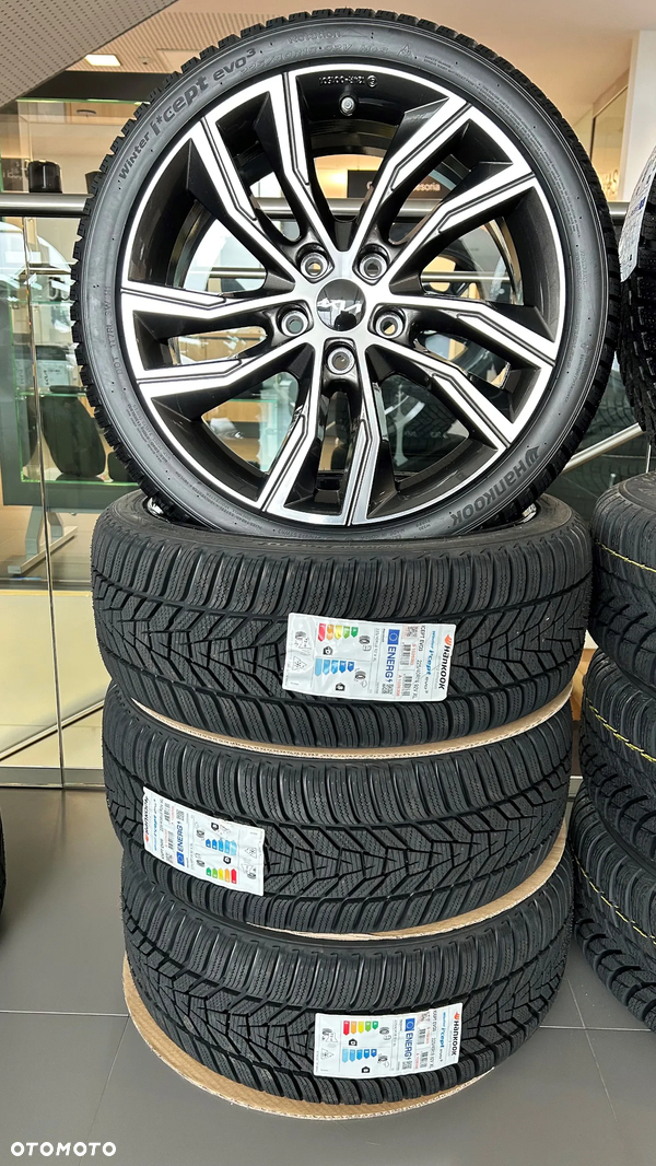 Kompletne koła zimowe KIA PROCEED z oponami HankookWinter Icept Evo3 225/40R18