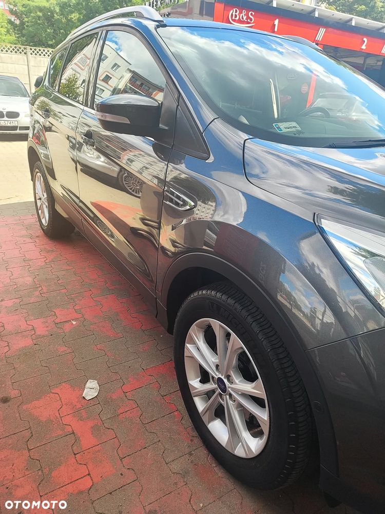Ford Kuga 1.5 EcoBoost FWD Titanium ASS GPF - 4