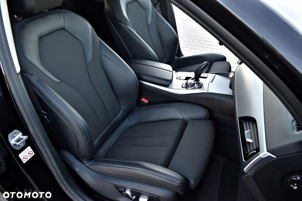 BMW Seria 5 520i - 35