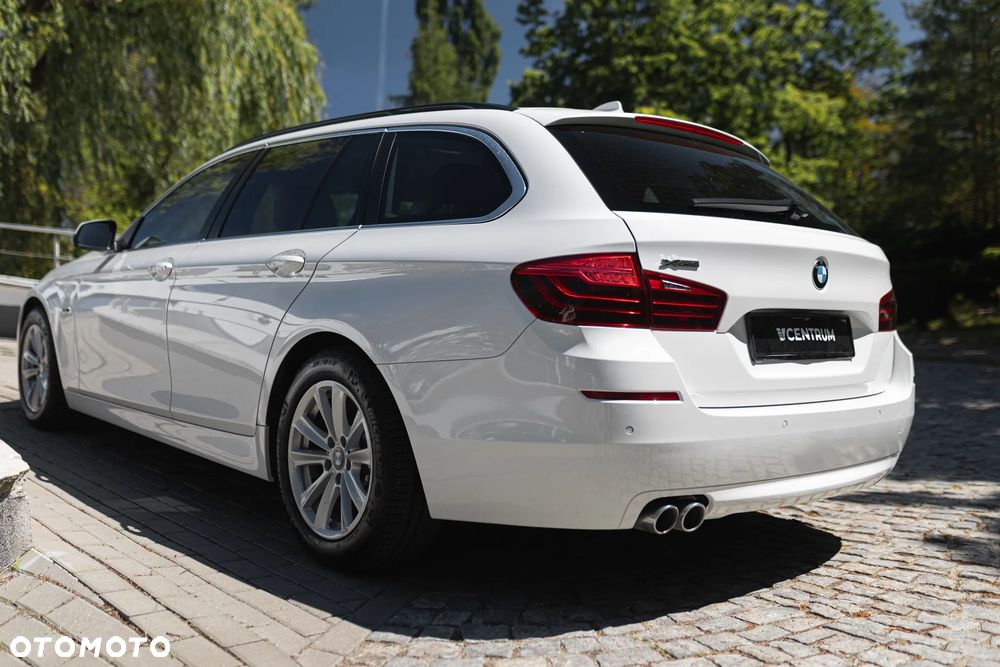 BMW Seria 5 520d xDrive - 10