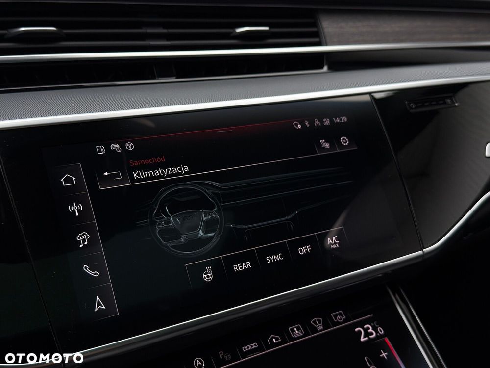 Audi A8 - 40