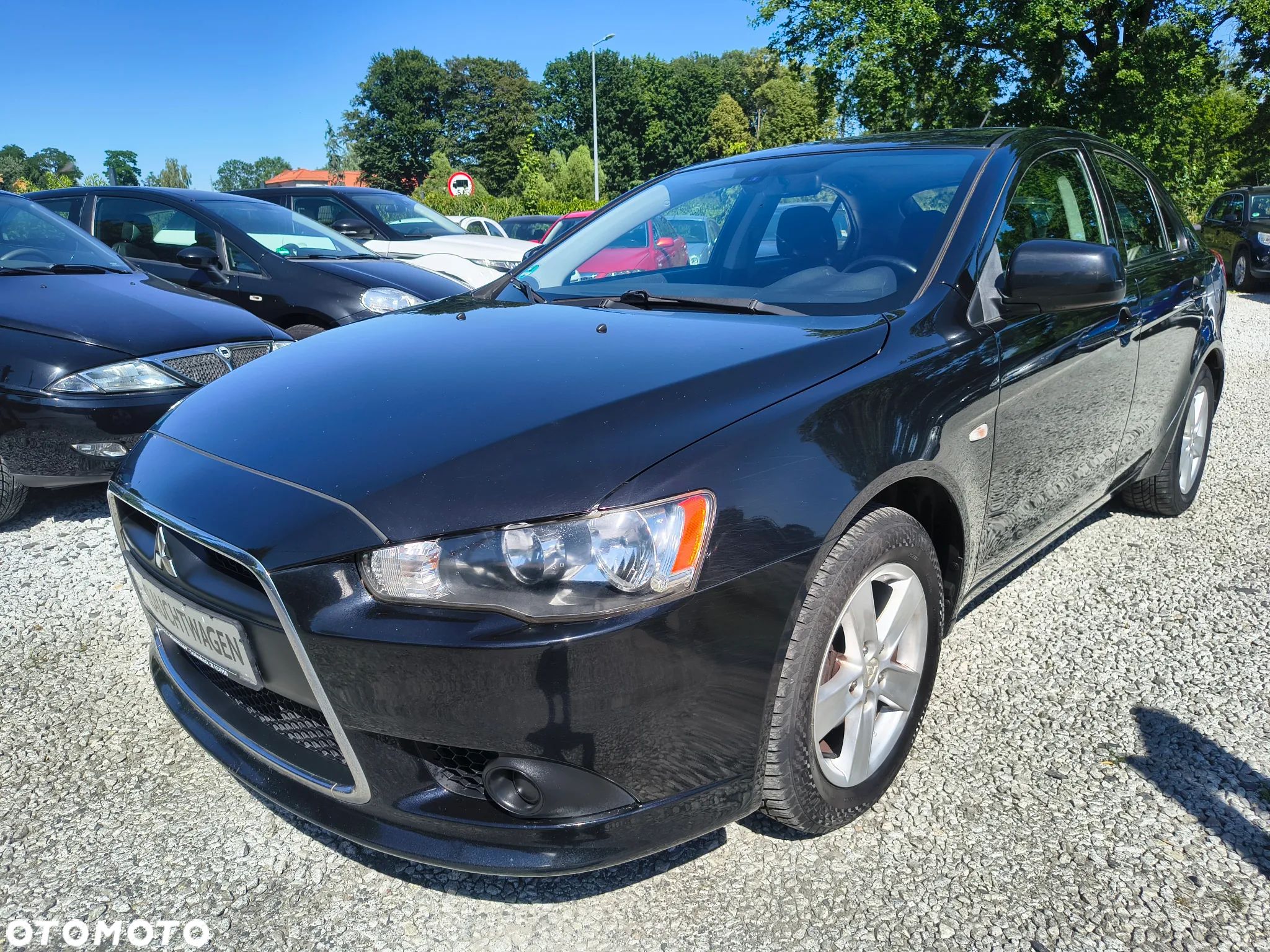 Mitsubishi Lancer 1.5 Invite - 1