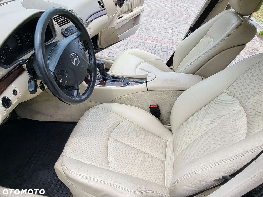 Mercedes-Benz Klasa E 350 4-Matic - 13
