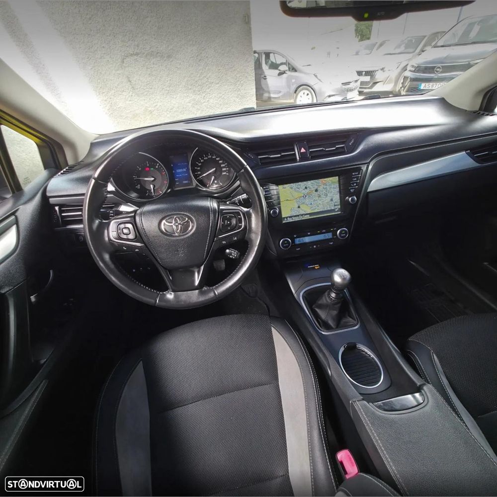 Toyota Avensis Touring Sports 1.6 D-4D Luxury+GPS - 18