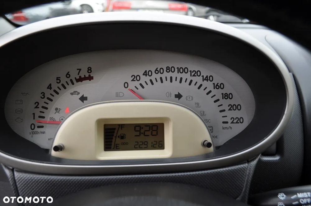 Daihatsu Sirion 1.3 - 21