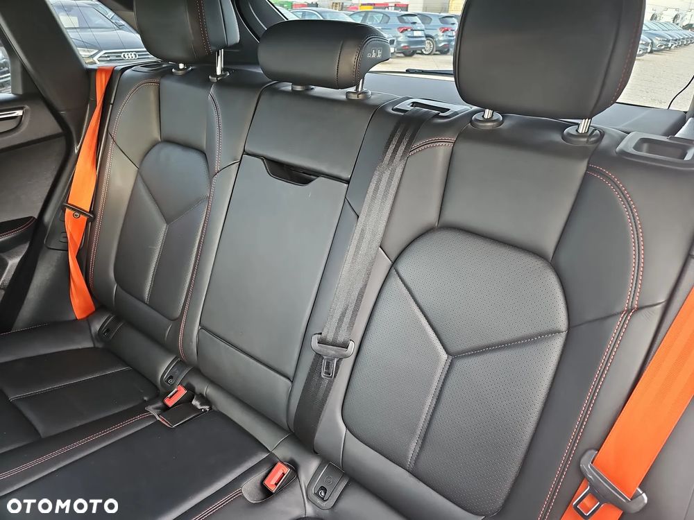 Porsche Macan T - 12