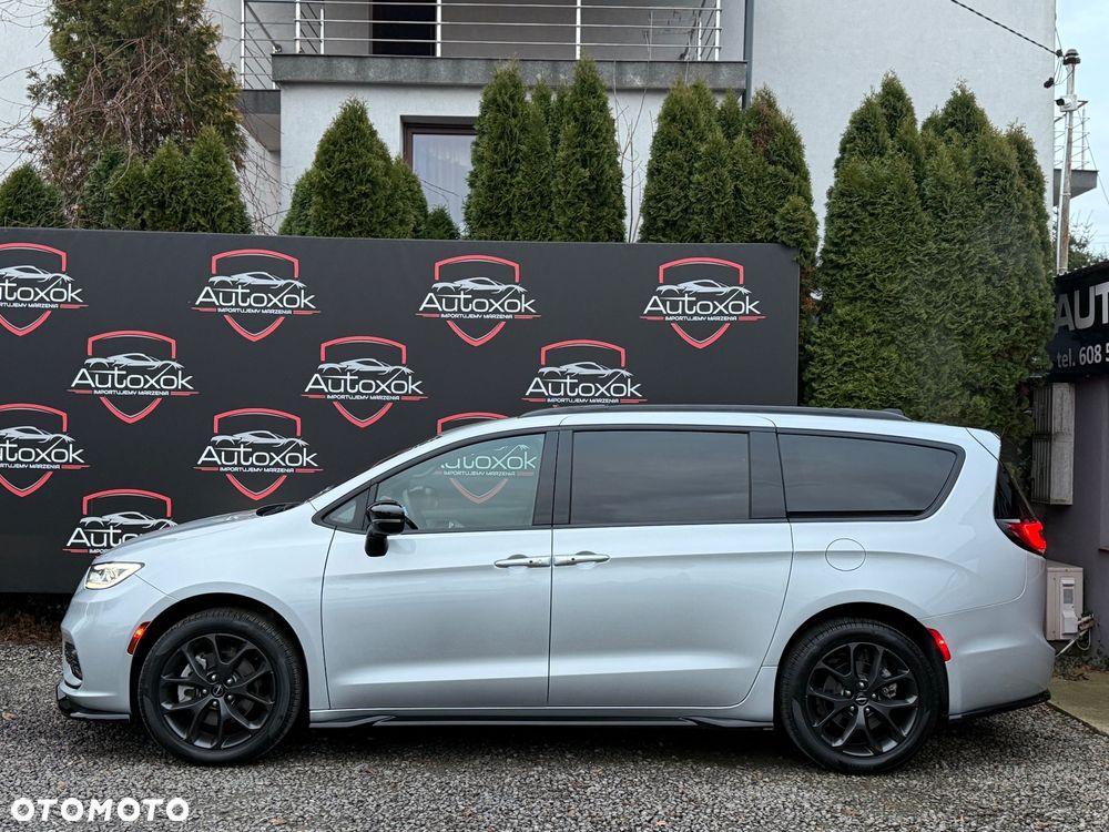 Chrysler Pacifica - 8