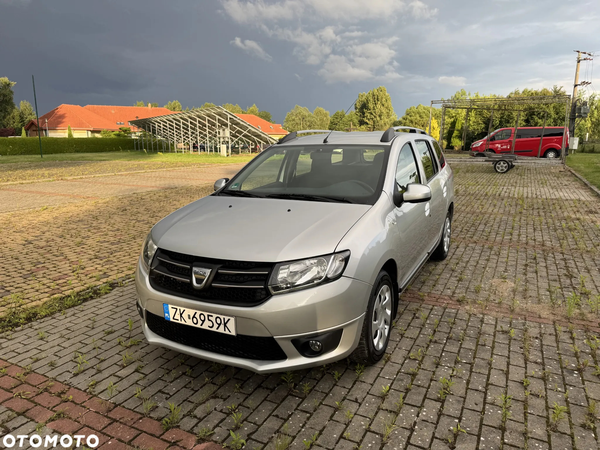 Dacia Logan MCV TCe 90 Celebration - 10