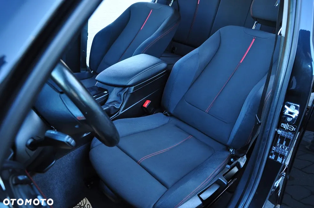 BMW Seria 1 120d Sport-Aut Sport Line - 31