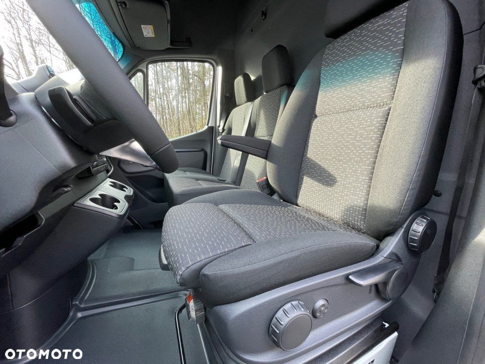 Mercedes-Benz Sprinter - 20