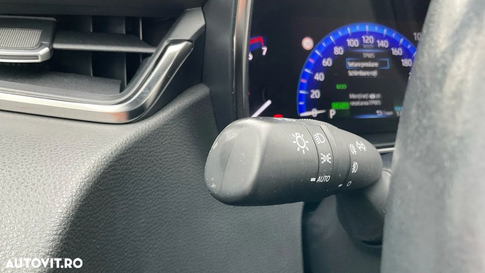 Toyota Corolla 1.8 HSD Dynamic - 36