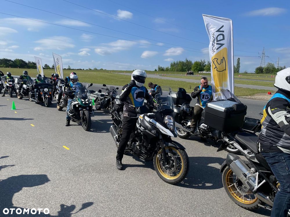 Suzuki V-STROM - 15