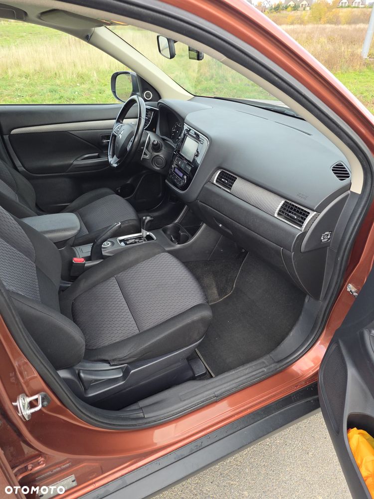 Mitsubishi Outlander 2.0 Intense + CVT - 16
