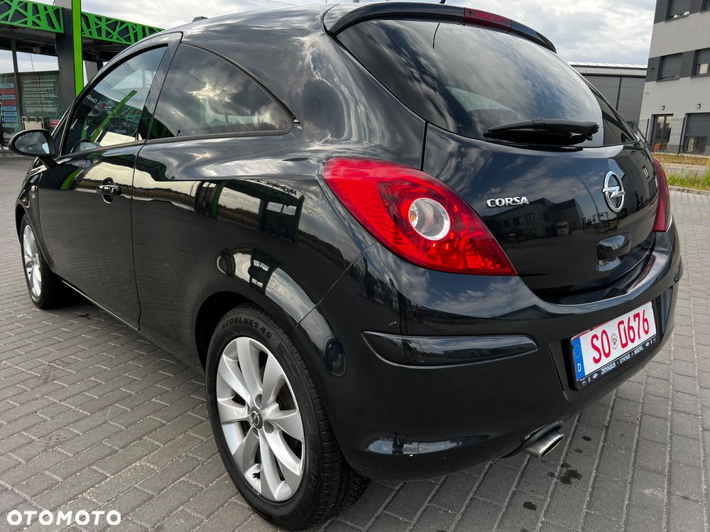Opel Corsa 1.4 16V Cosmo - 4