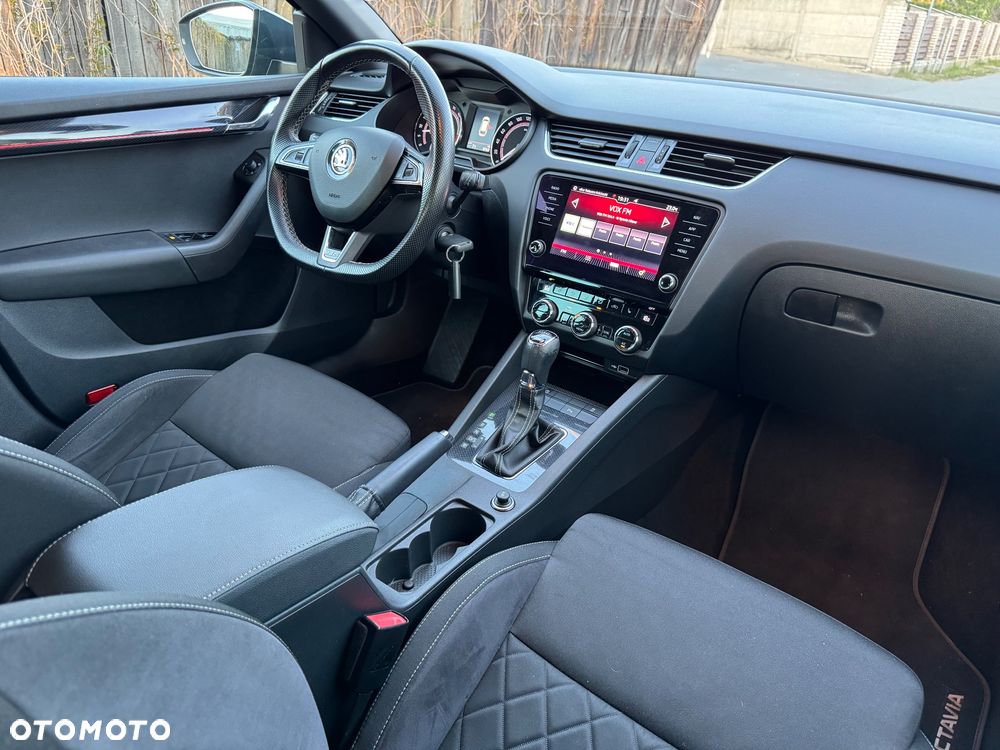 Skoda Octavia 2.0 TDI DSG RS - 15