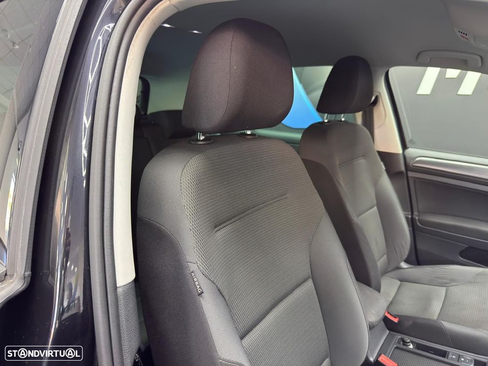 VW e-Golf AC/DC - 37