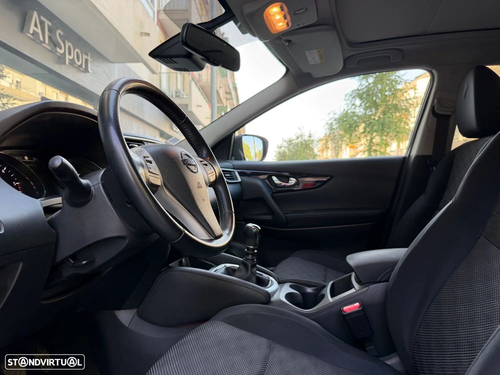 Nissan Qashqai 1.6 dCi N-Connecta 18 - 27