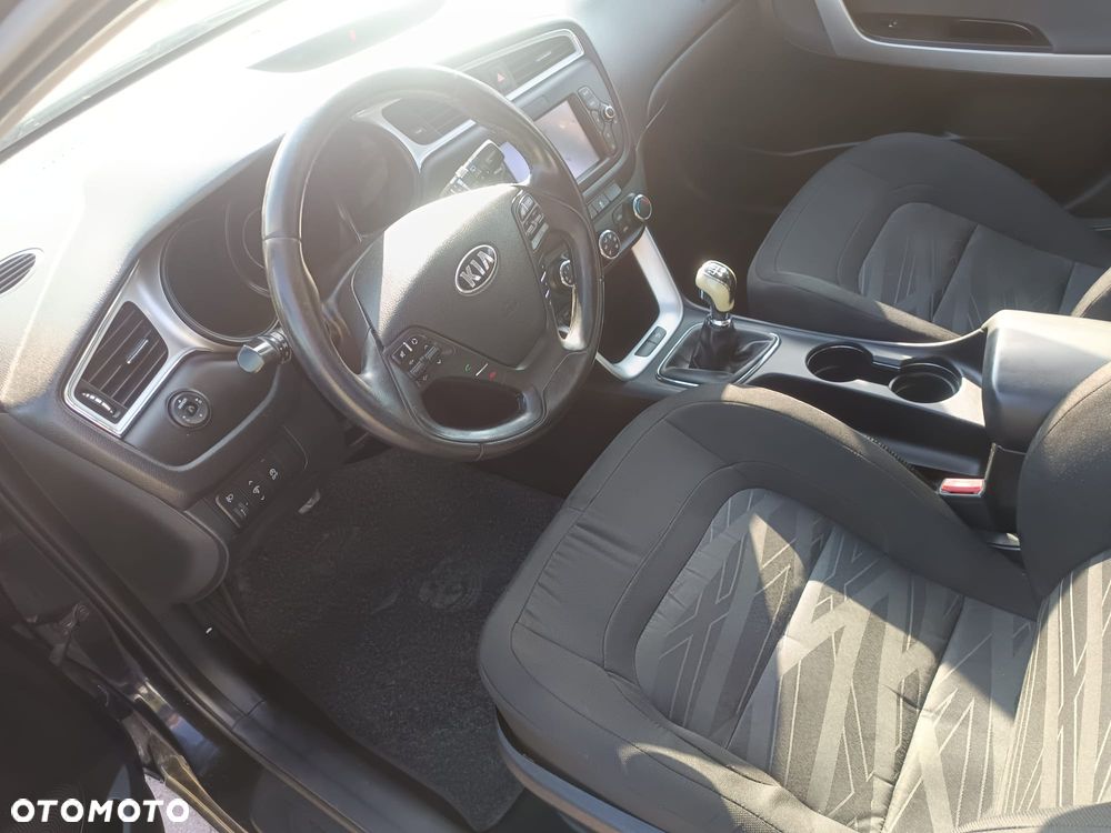 Kia Ceed - 9