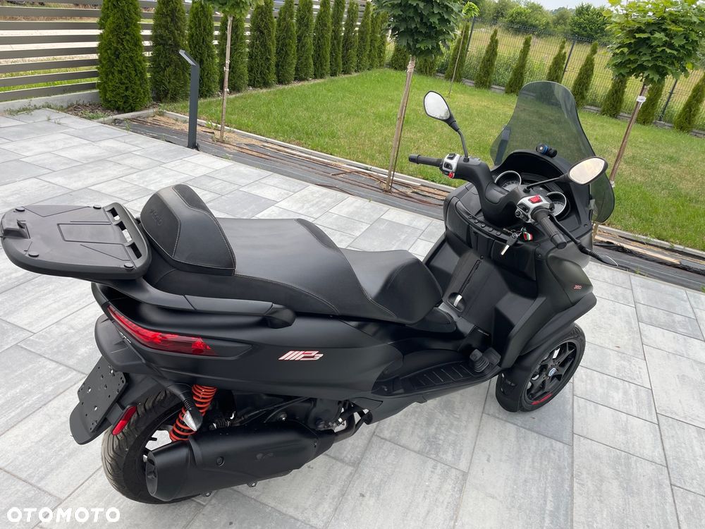Piaggio MP-3 - 11