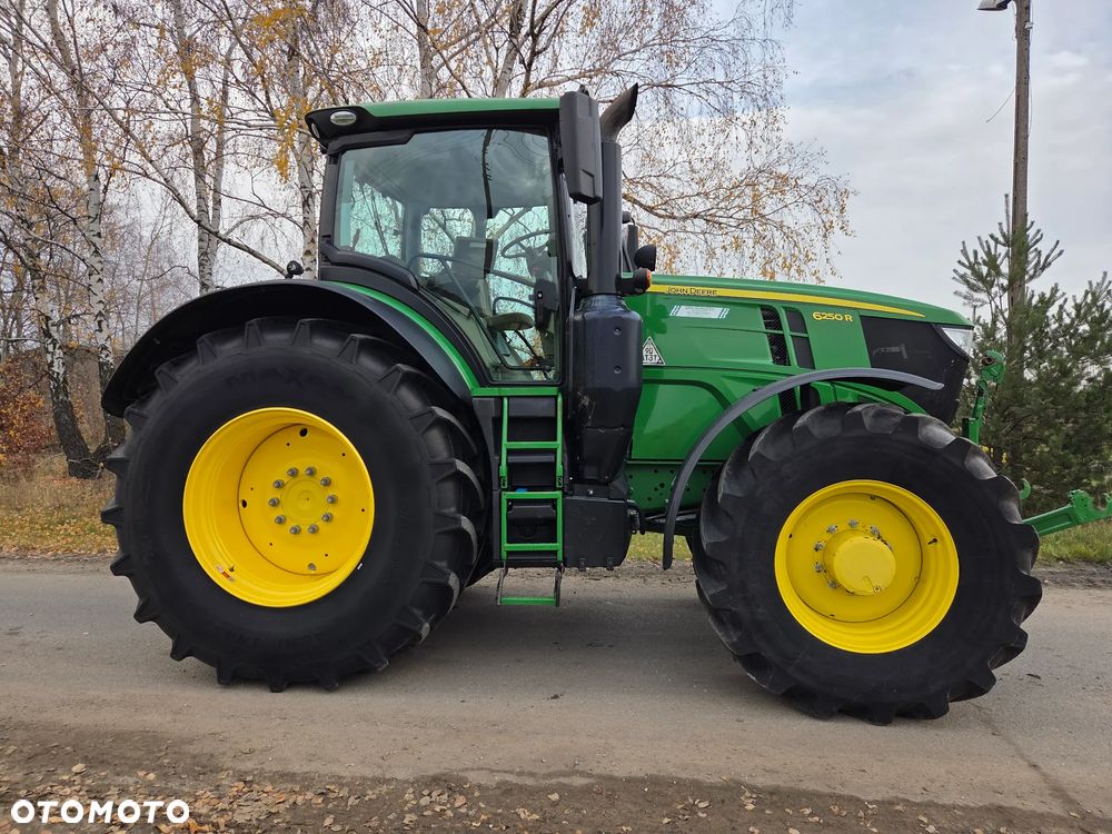 John Deere 6250R