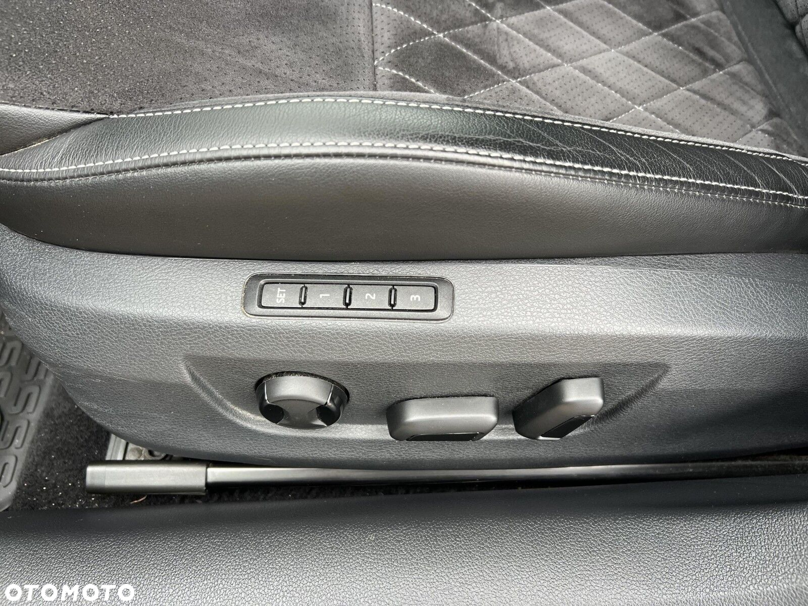 Skoda Superb 2.0 TDI SCR 4x4 Sportline DSG - 21