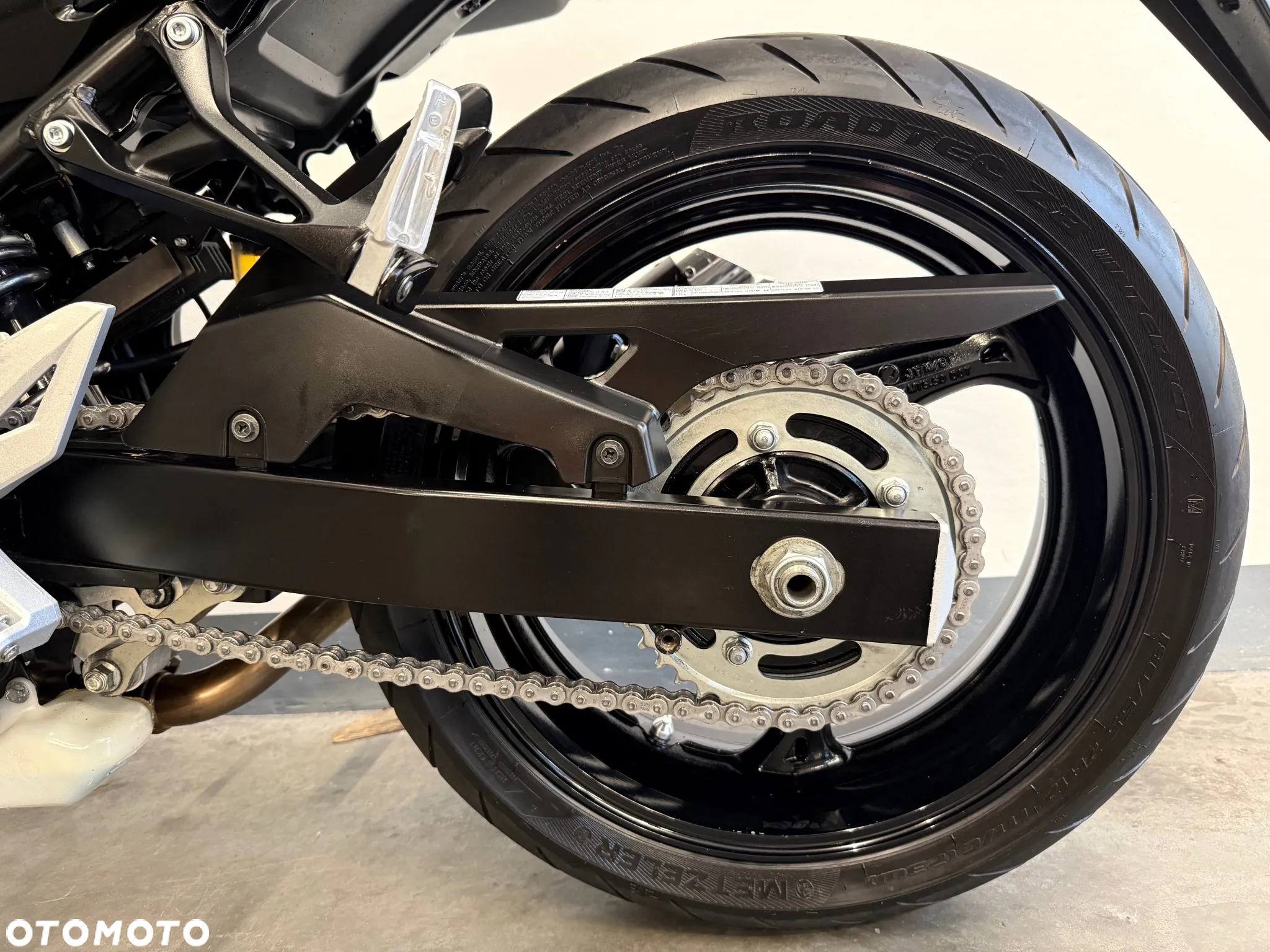 Suzuki GSR - 15