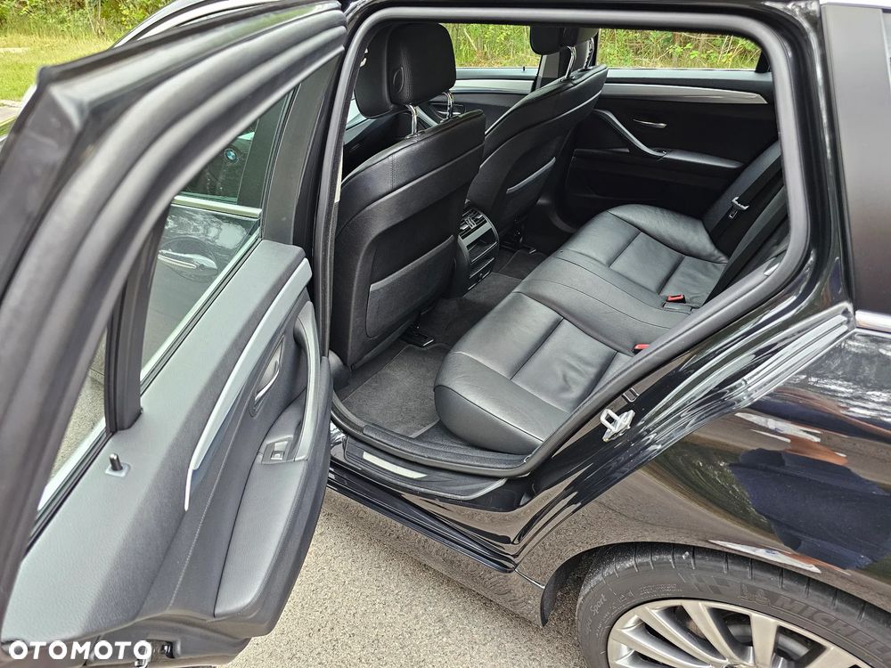 BMW Seria 5 530d xDrive - 11