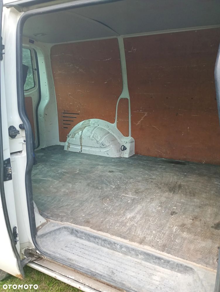 Volkswagen Transporter - 11