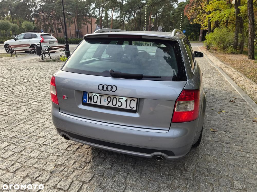 Audi A4 Avant 2.4 - 25