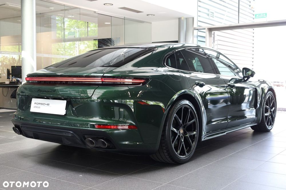 Porsche Panamera - 4