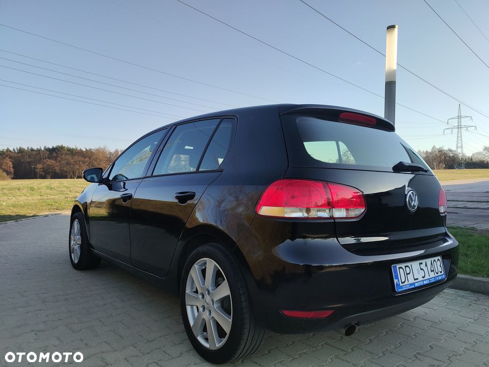 Volkswagen Golf - 6
