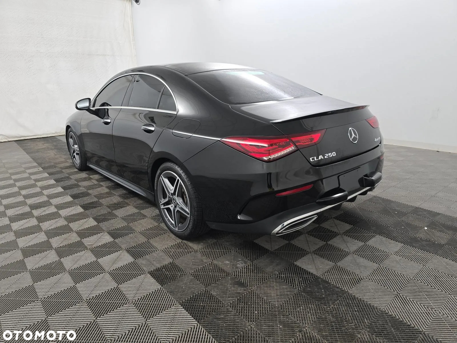 Mercedes-Benz CLA - 5