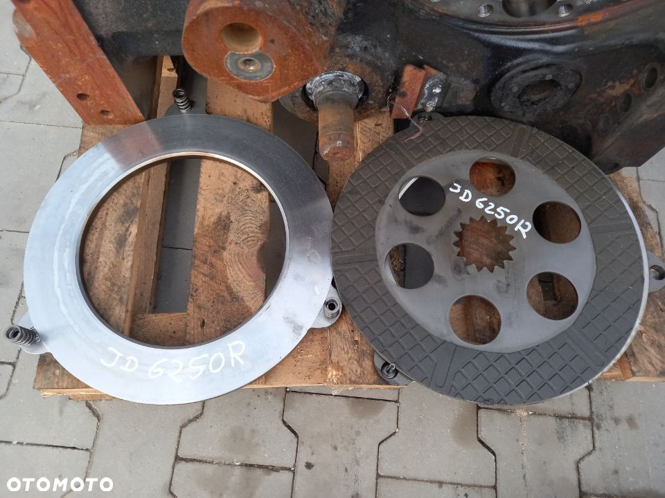Hamulce docisk tłoczek John Deere 6250R seria 6R
