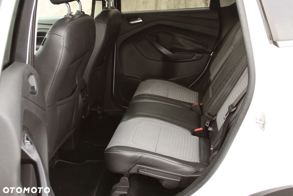 Ford Kuga 2.0 TDCi 2x4 Titanium - 19