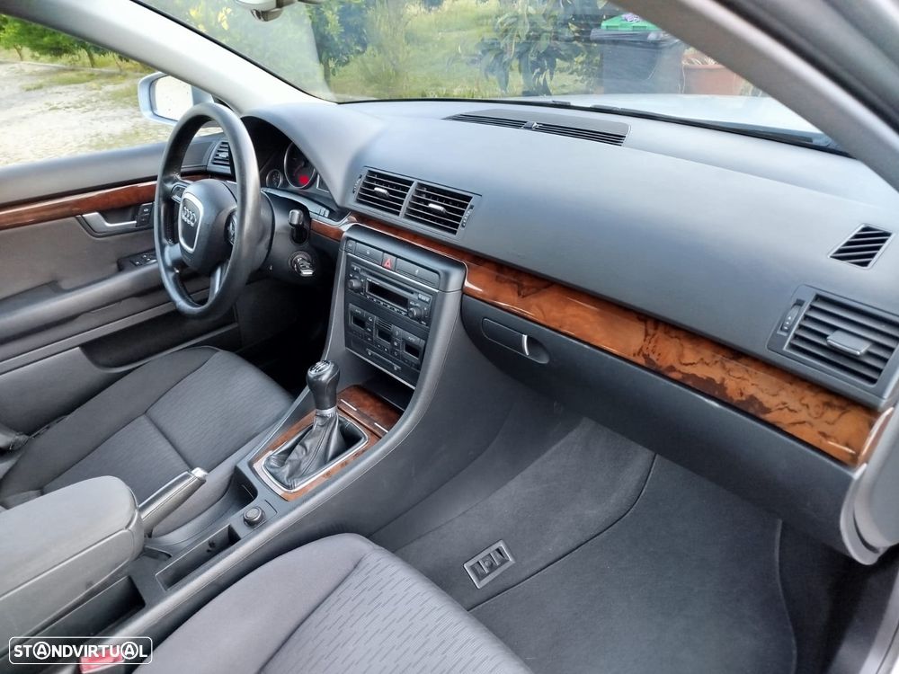 Audi A4 Avant 2.0 TDI Advance - 10