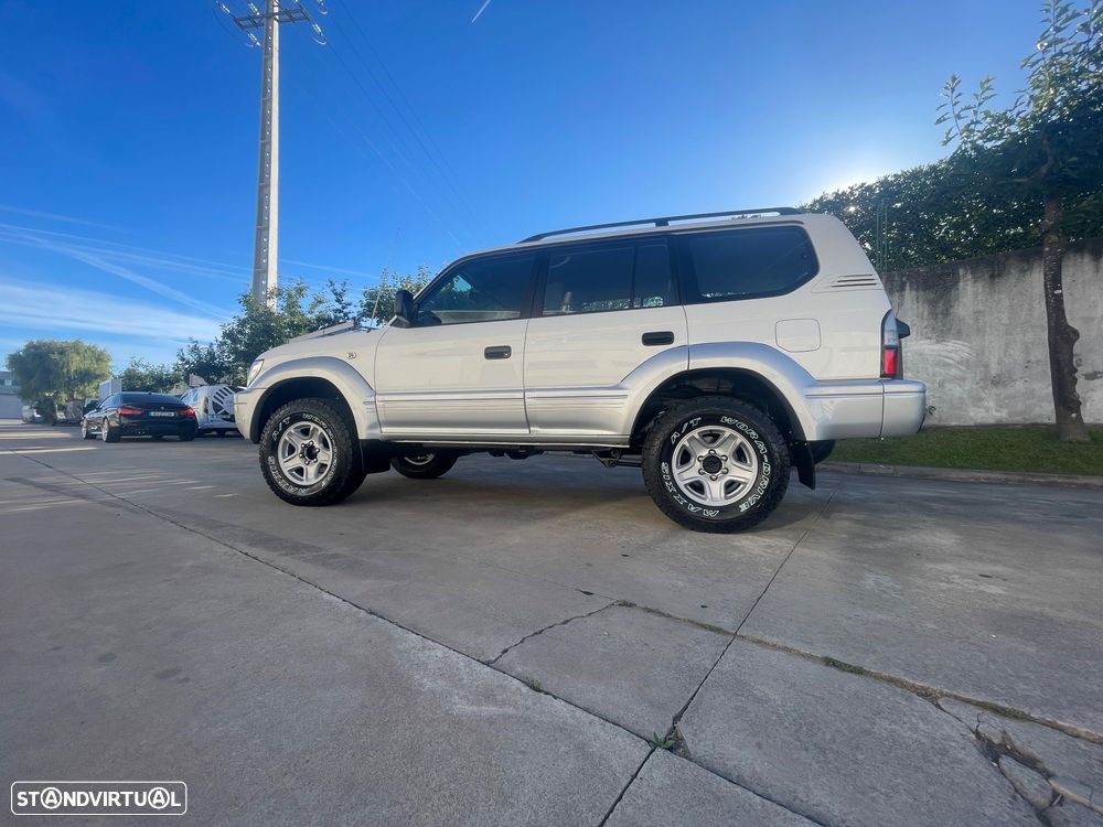 Toyota Land Cruiser Prado - 9