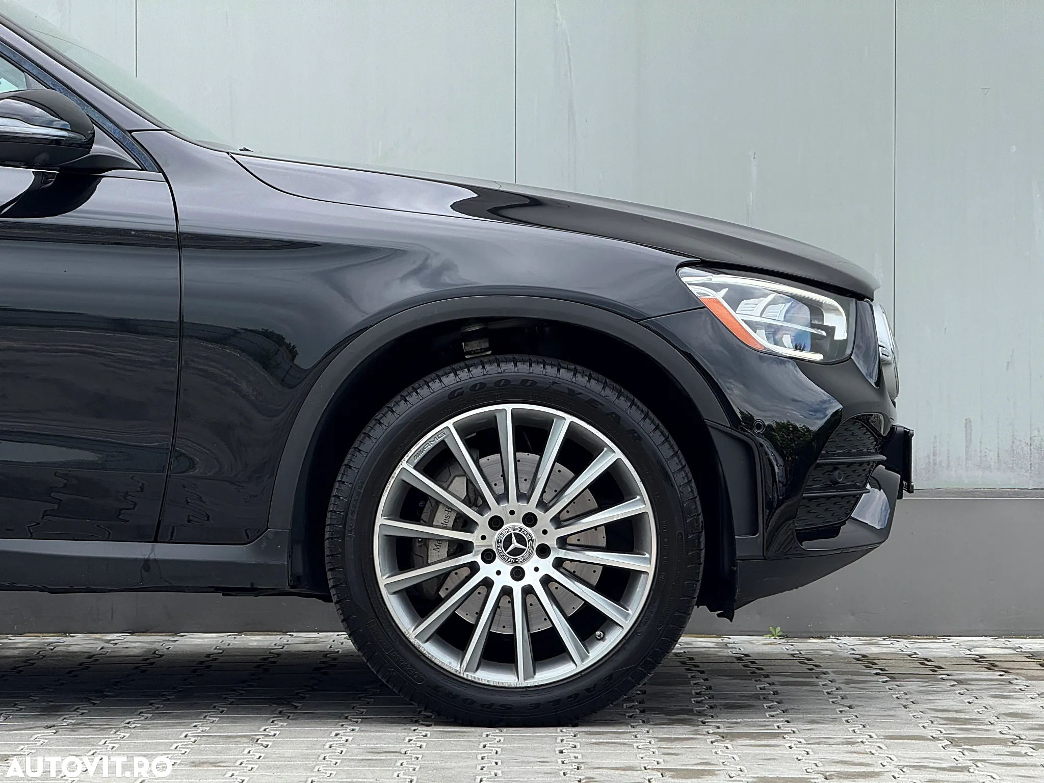 Mercedes-Benz GLC 300 4Matic 9G-TRONIC AMG Line - 40