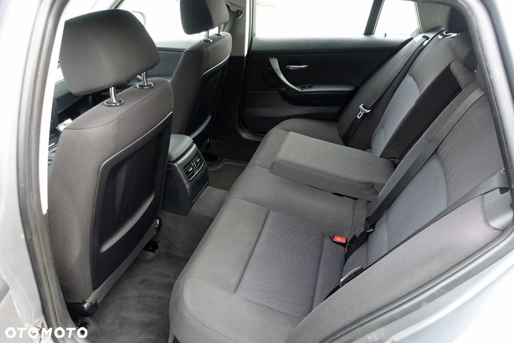 BMW Seria 3 - 16