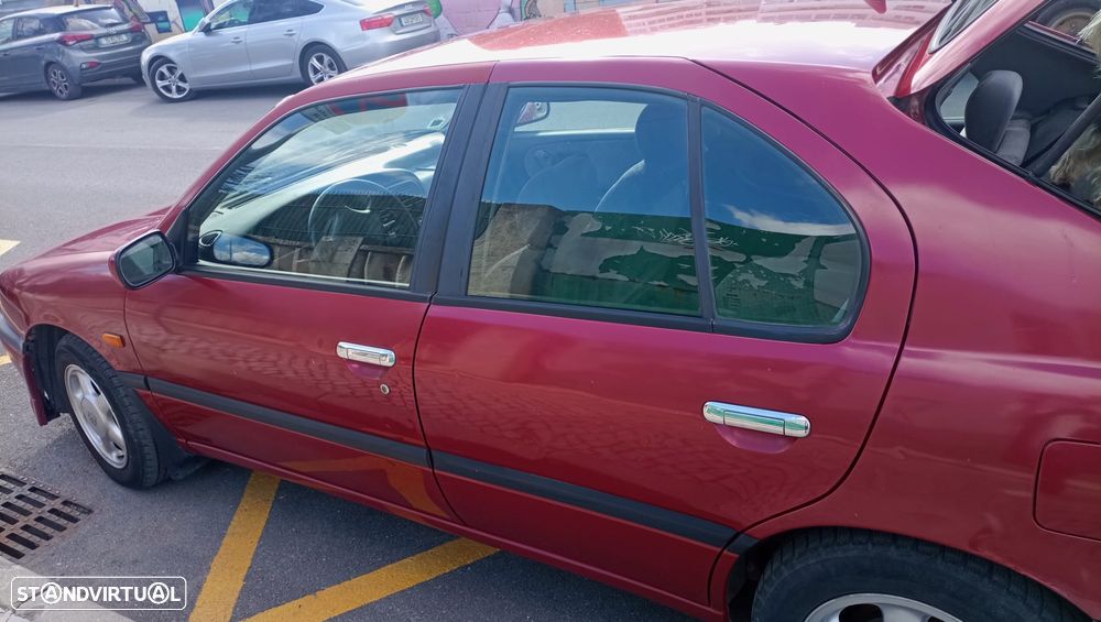 Nissan Primera Hatchback 1.6 GX - 2