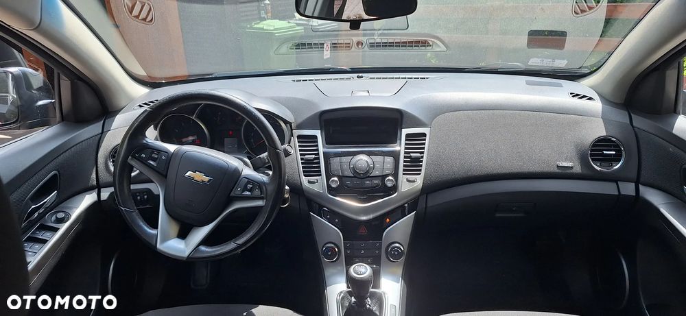 Chevrolet Cruze 1.6 - 10