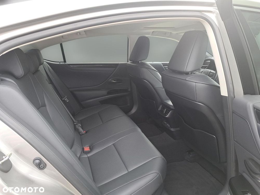 Lexus ES 300h Business Edition - 20