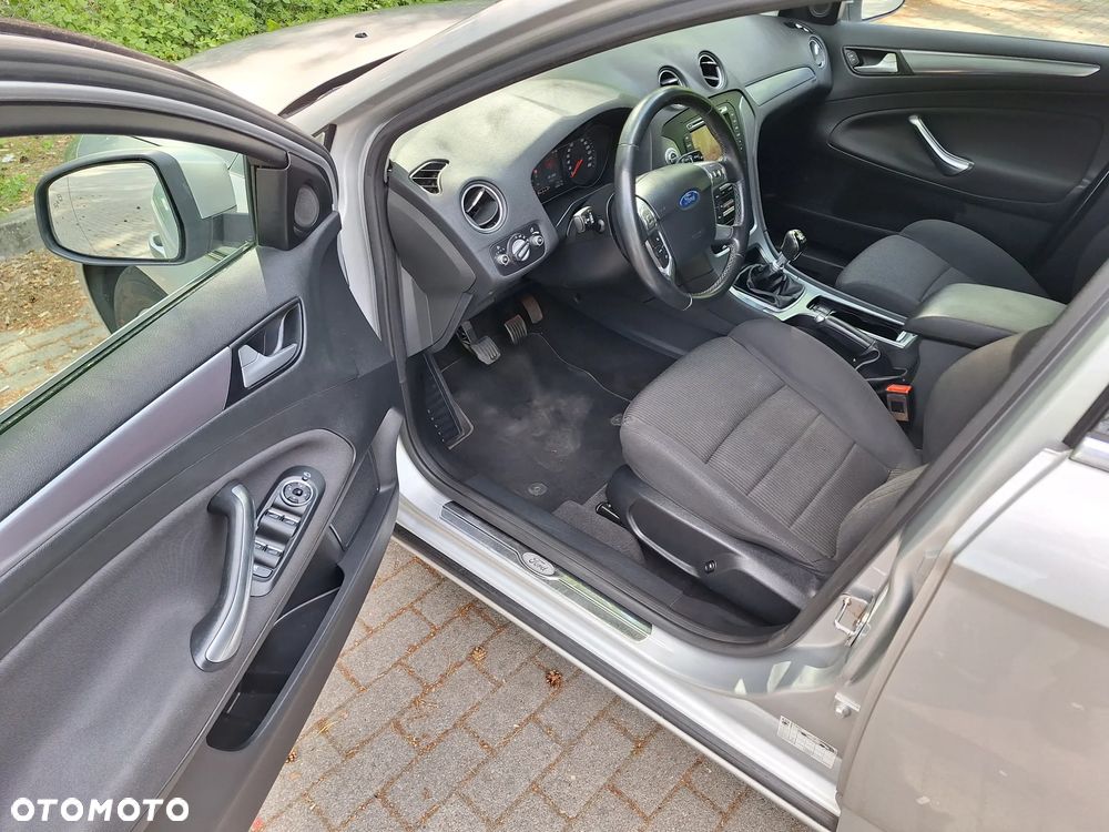 Ford Mondeo 2.0 TDCi Business Edition - 17