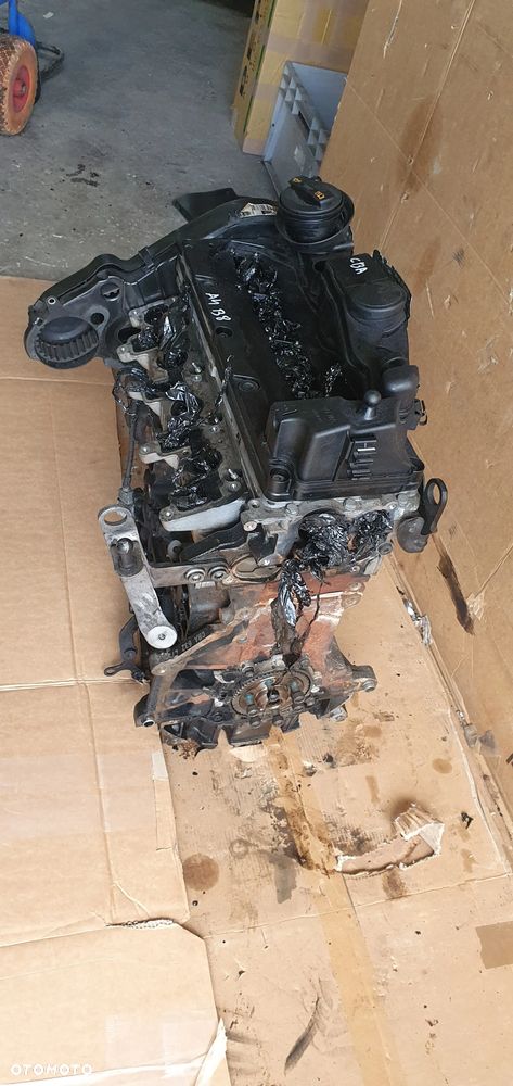 Silnik słupek blok silnika Audi A4 B8 2.0 TDI CBA - 4