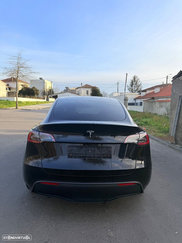 Tesla Model Y Long Range Dual Motor AWD - 6