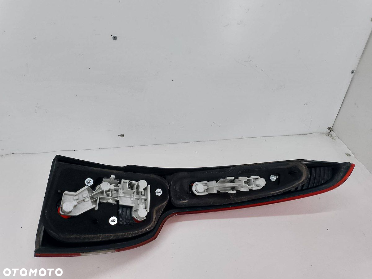 LAMPA TYLNA LEWA VOLVO V50 30698918 KOMBI - 6